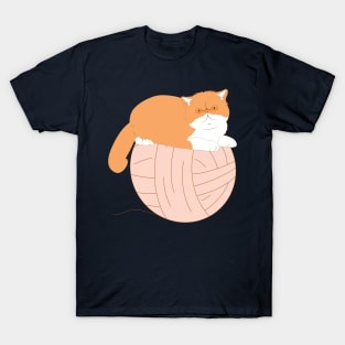 Exotic Shorthair Cat and Yarn Ball T-Shirt